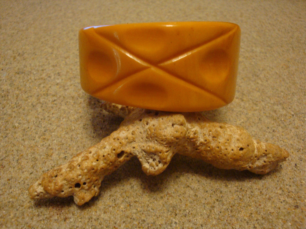 Vintage 1 1/4" Bakelite Clamper Bracelet! Yellow w/ Abstract Geometric Carvings!