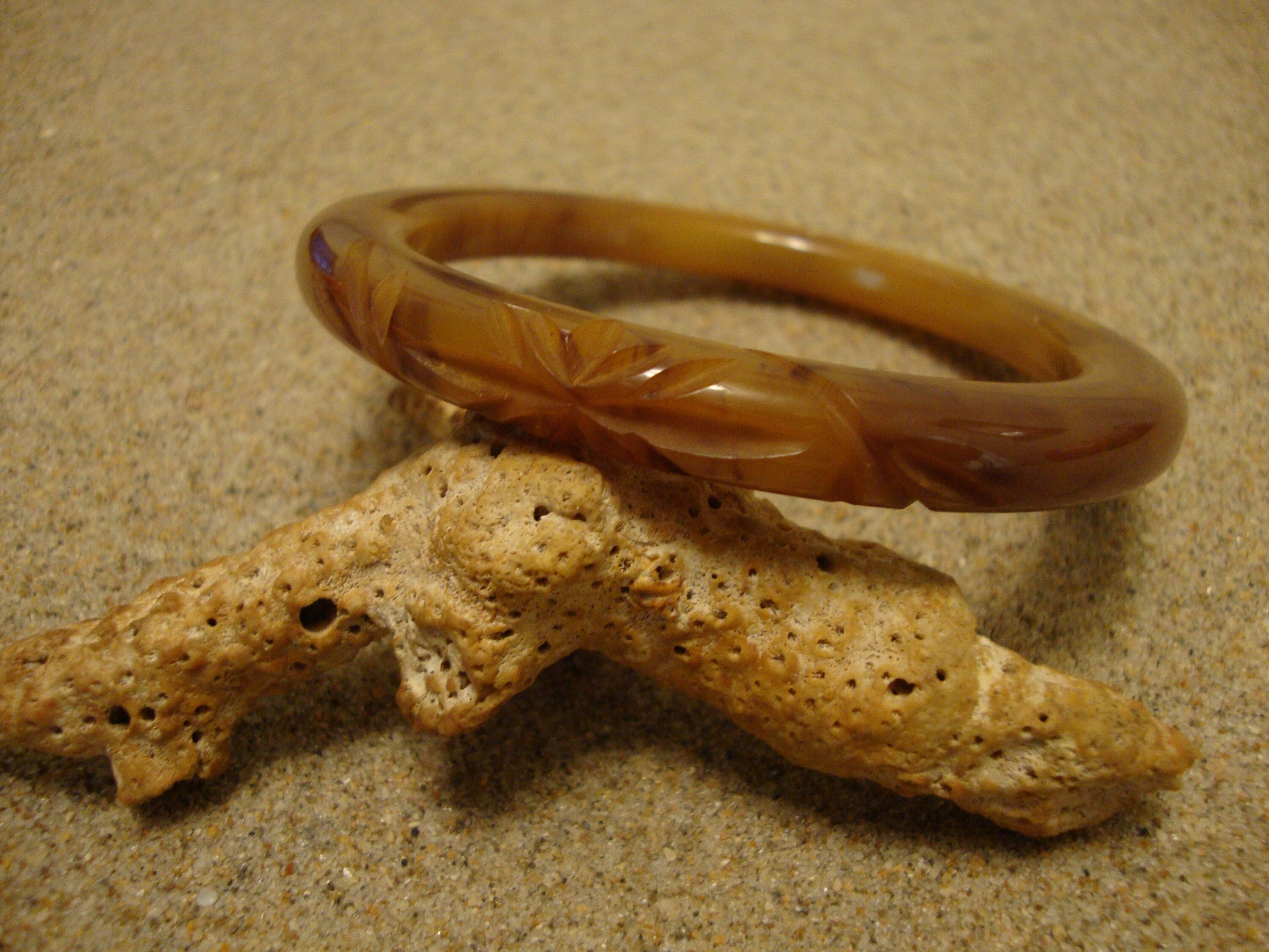 Vintage 1/4" Flat Tube Greenish Brown Bakelite Bracelet! Flower & Leaf Carvings!
