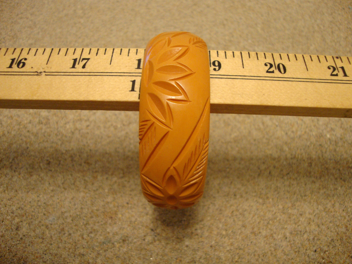 Vintage 1" Goldenrod Bakelite Bracelet! Unique Flower & Leaf Carved Design!