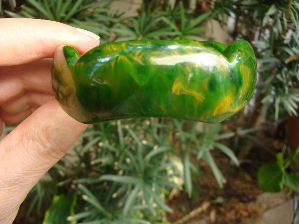 Vintage 7/8" Bakelite Bracelet! Green w/ Yellow Marbling; Scalloped Edges!