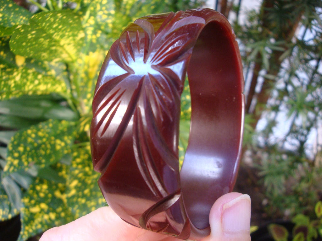 Vintage 1" Bakelite Bracelet! Mahogany w/ Abstract Flower Inspired Carvings!