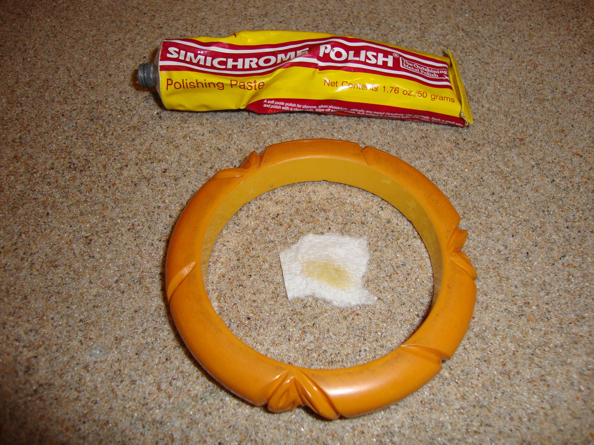 Vintage 1/2" Butterscotch Bakelite Bracelet!  Leaf & Diagonal Slash Carvings!