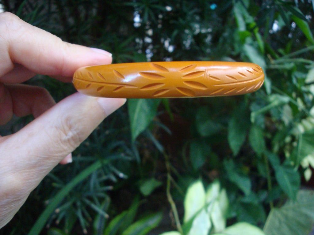 Vintage 1/2" Bakelite Bracelet! Solid Goldenrod; Vine/Leaf/ Flower Carvings!
