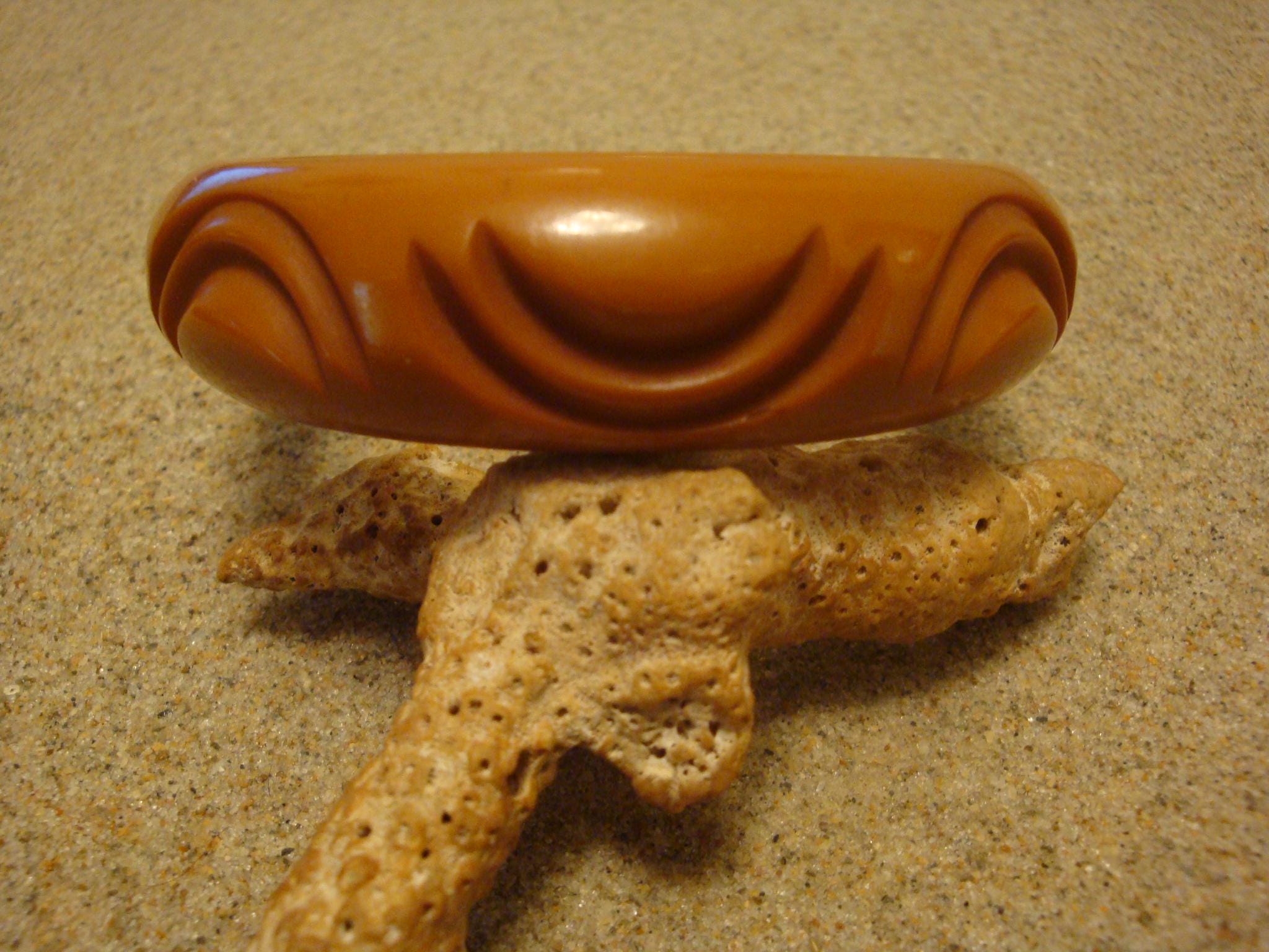Vintage 3/4" Dark Mustard Color Bakelite Bracelet! Deep Semi Circular Carvings!