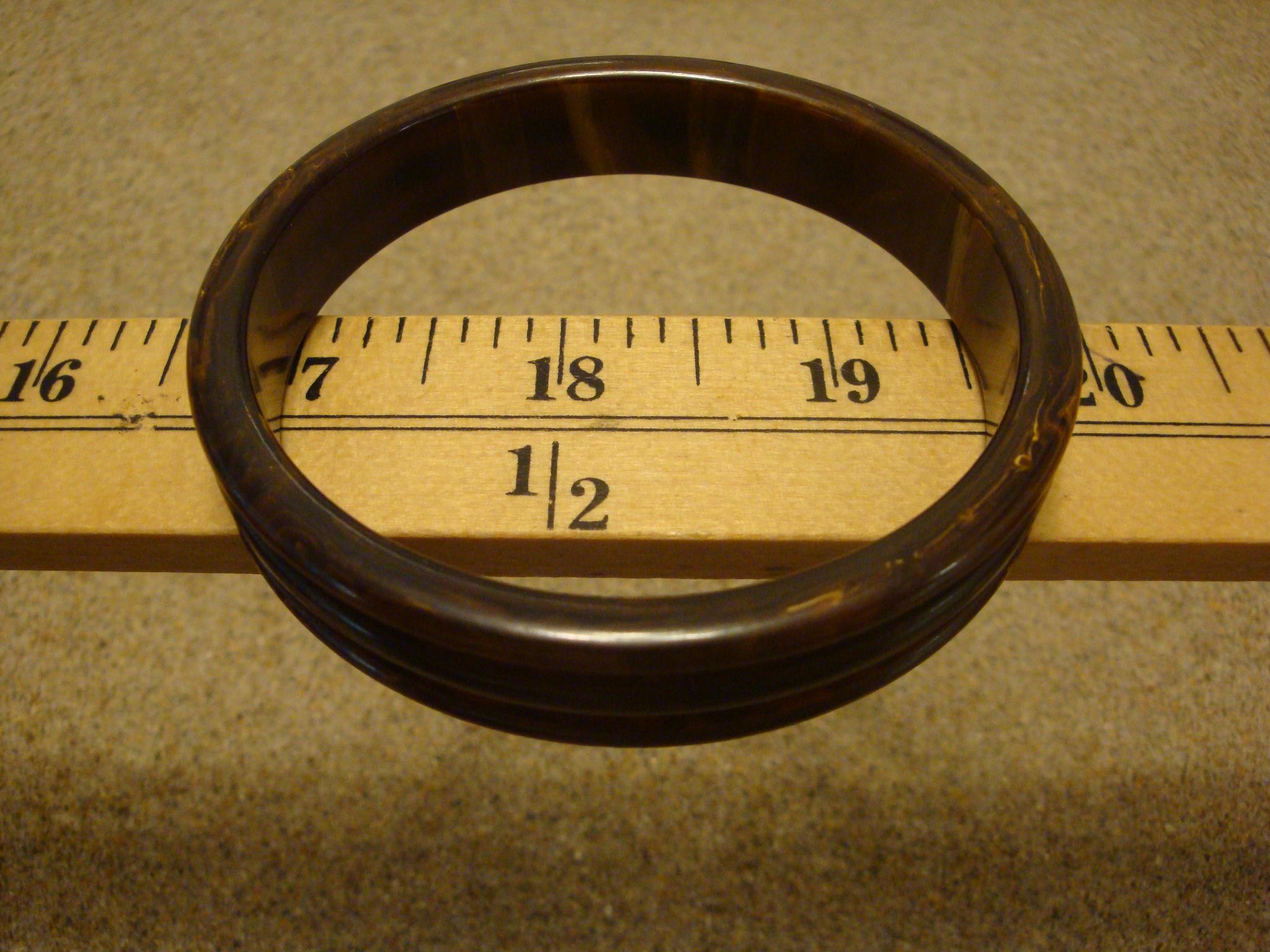 Vintage 1/2" Brown & Butterscotch Bakelite Bracelet! Sleek Deep Grooved  Design!