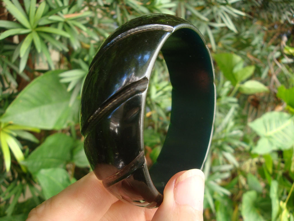 Vintage 1" Midnight Green Bakelite Bracelet! Deep Diagonal Slash Carvings!