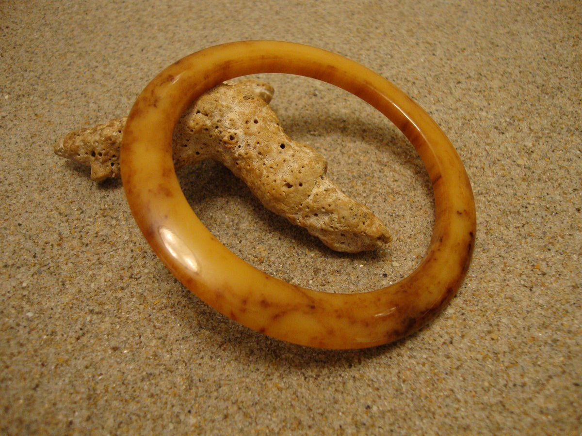 Vintage 1/4" Bakelite "Flying Saucer" Bracelet! Yellow Custard w/ Brown & Rust Marbling!