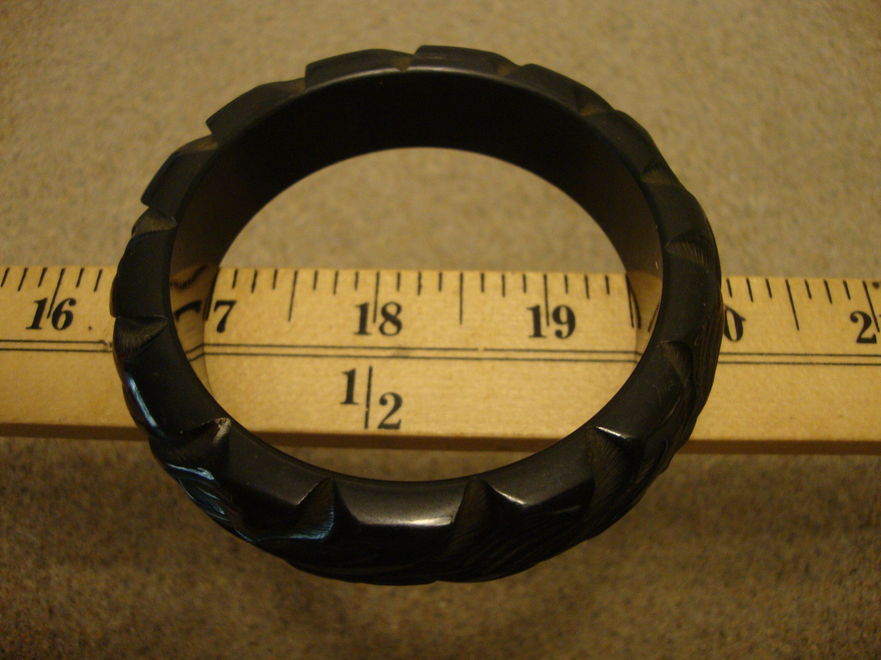 Vintage Midnight Green Bakelite Bracelet: Carved Vine & Leaf Design