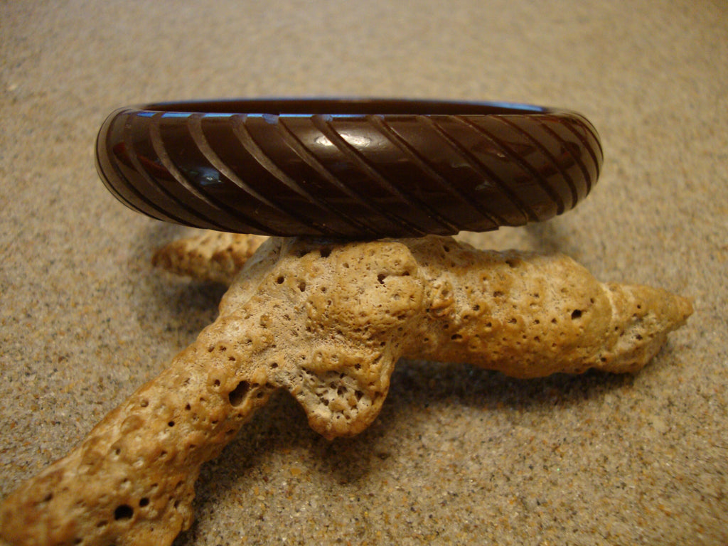 Vintage Chocolate Brown Bakelite Bracelet: Diagonal Carved Bangle