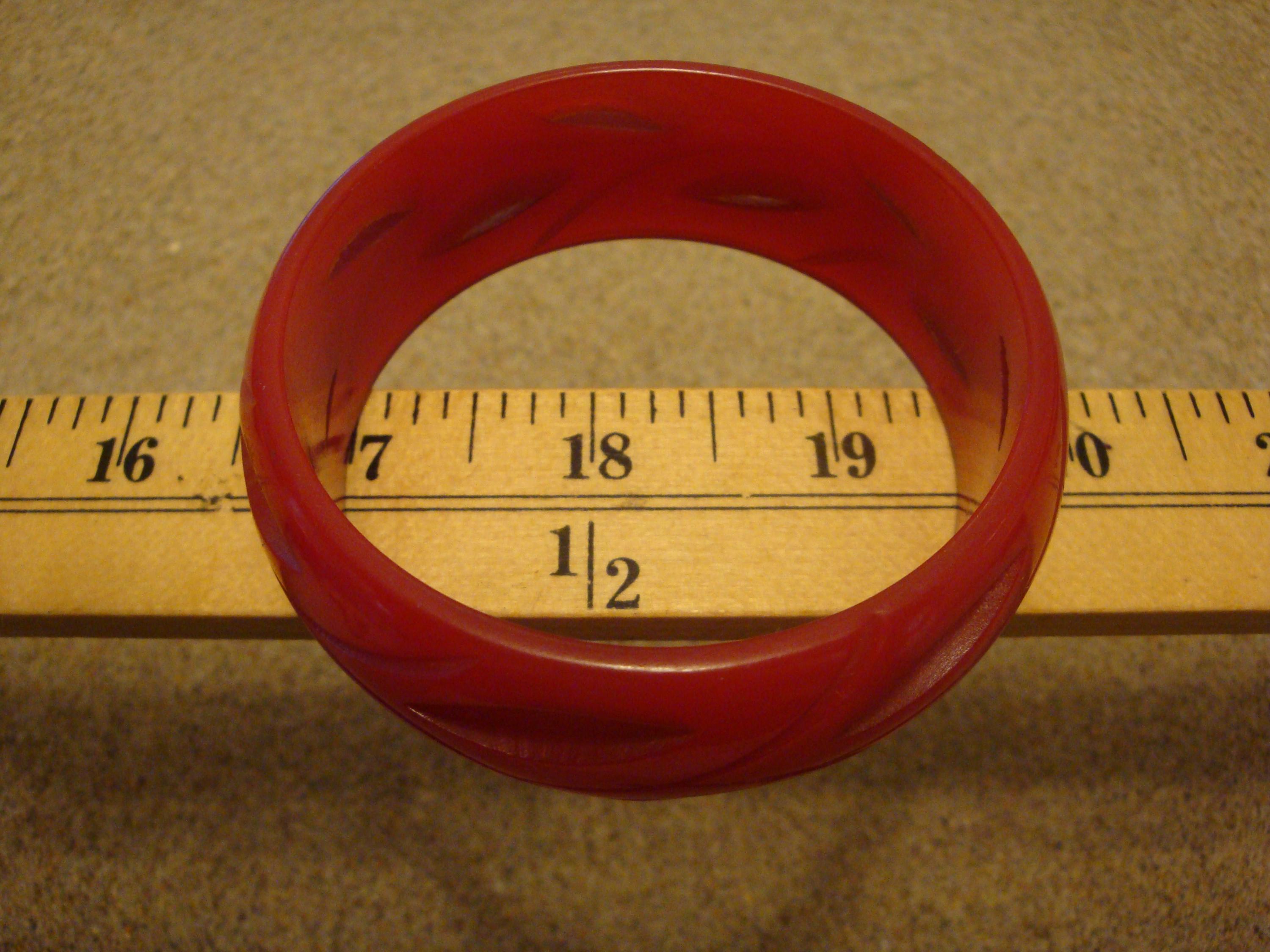 Vintage 1" Dark Cherry Red Bakelite Bracelet! Open Work Vine & Leaf Carvings!