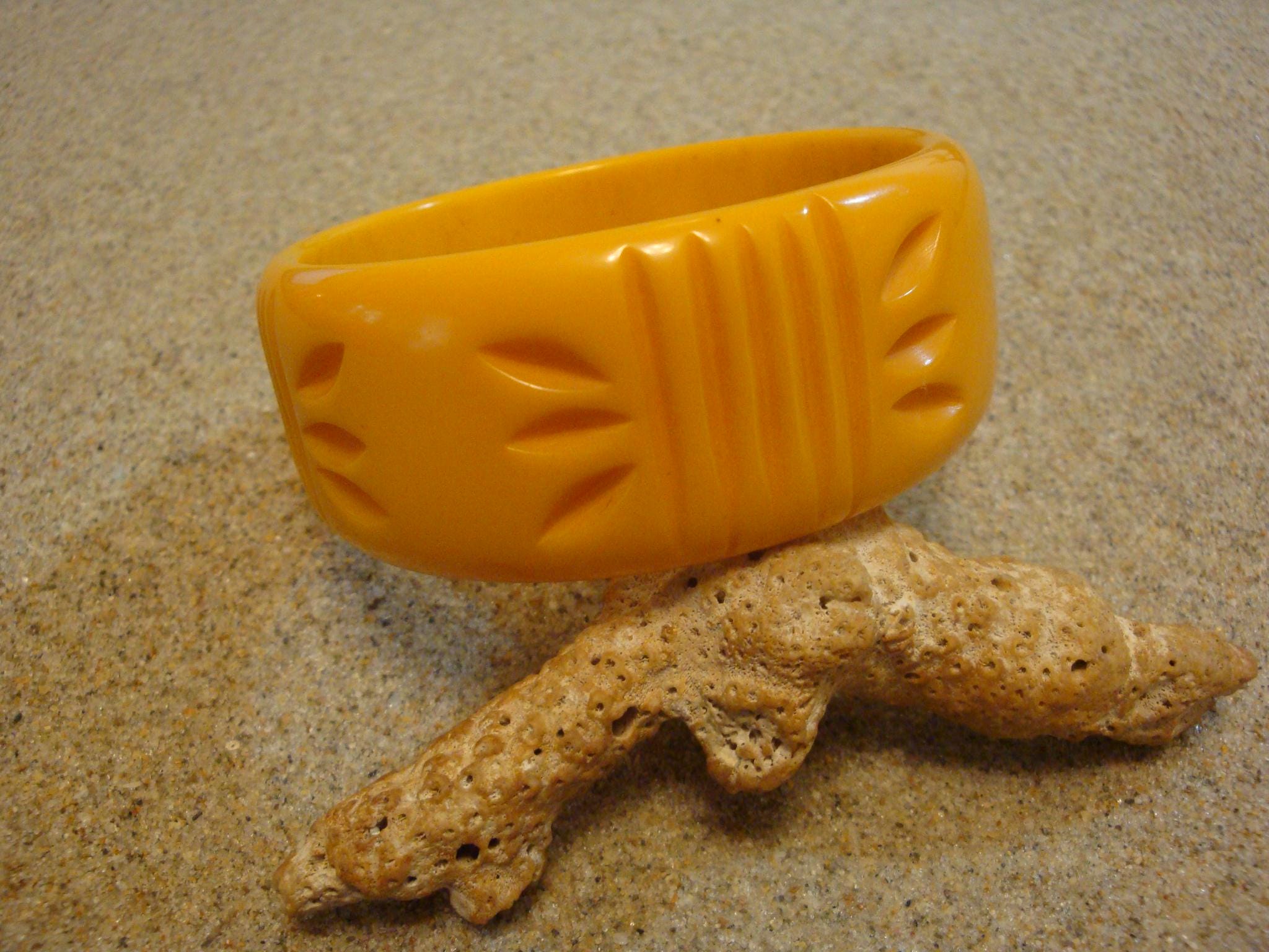 Vintage 1 1/4" Goldenrod Bakelite Bracelet!  Four Abstract Flower Carvings!