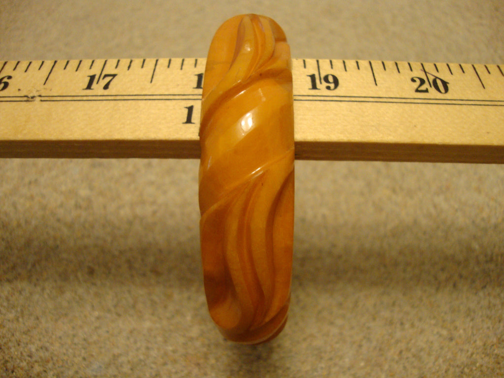 Vintage 3/4" Orange Bakelite Bracelet! Sculpted Abstract Flower Designs!