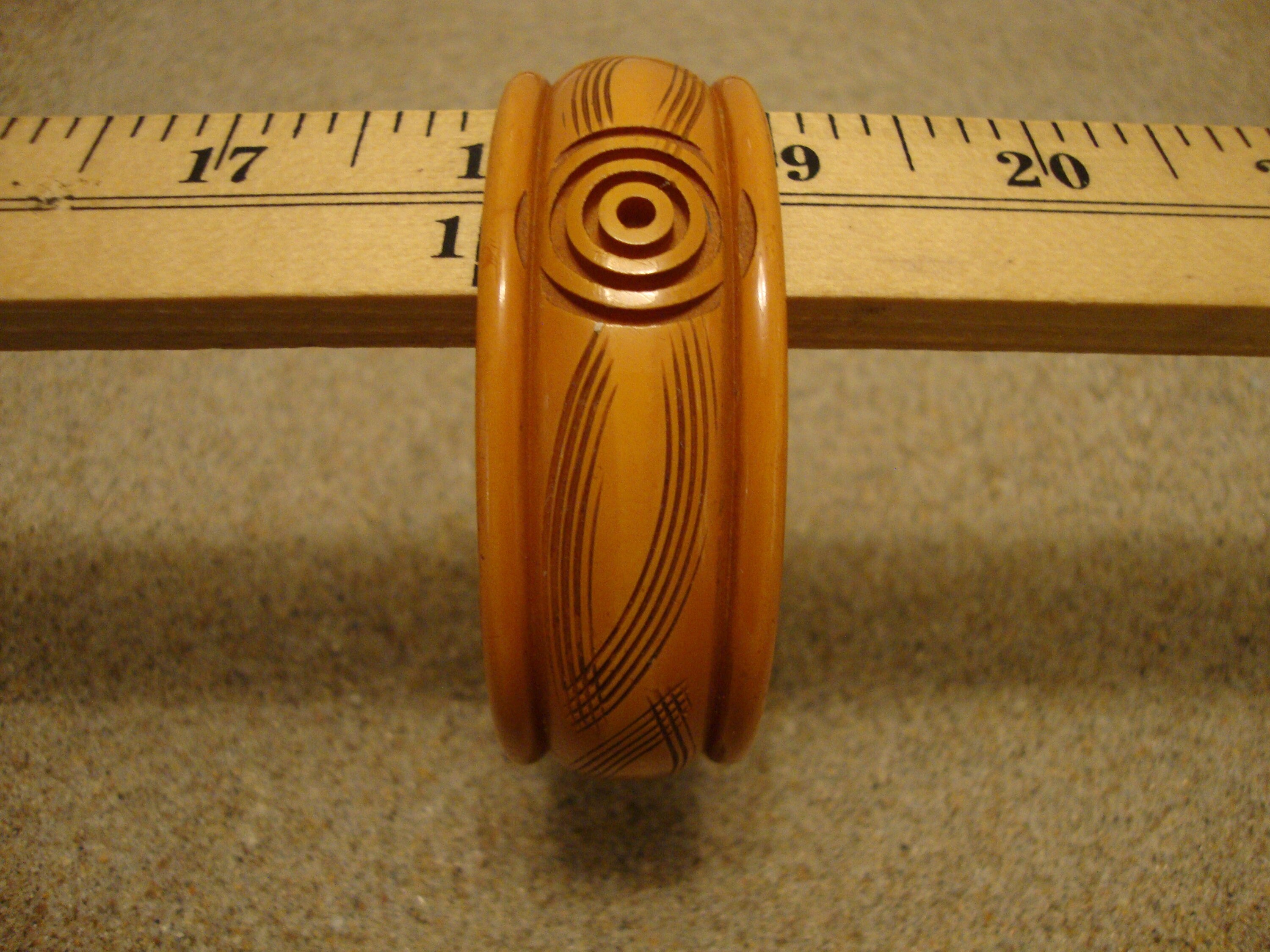 Vintage 1" Butterscotch Bakelite Bracelet! Unique Shape w/ Flower/Leaf Carvings!