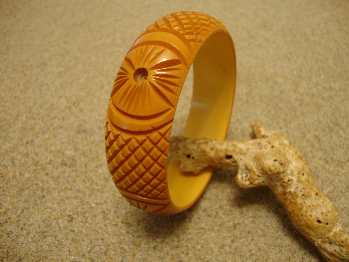 Vintage 7/8" Goldenrod Bakelite Bracelet! Abstract Flower/Crosshatch Carvings!