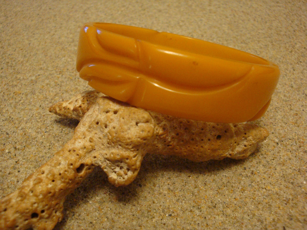 Vintage 3/4" Orange Bakelite Bracelet! Abstract Flower & Leaf Carvings!