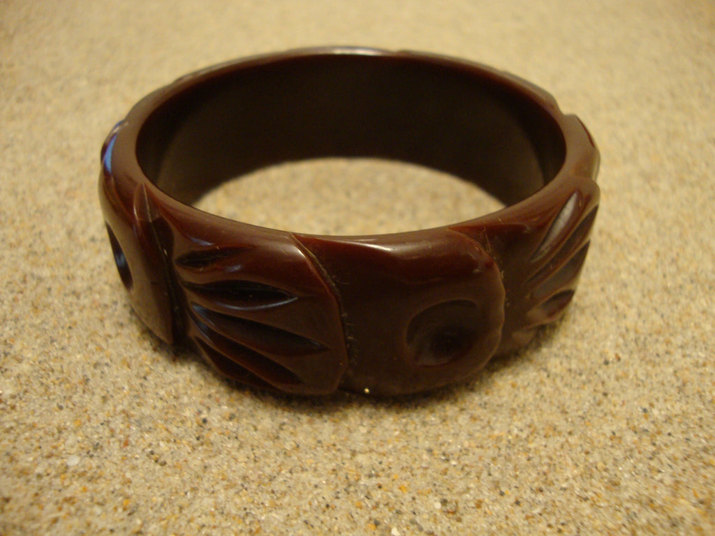 Vintage 7/8" Chocolate Brown Bakelite Bracelet! Abstract Flower & Leaf Carvings!