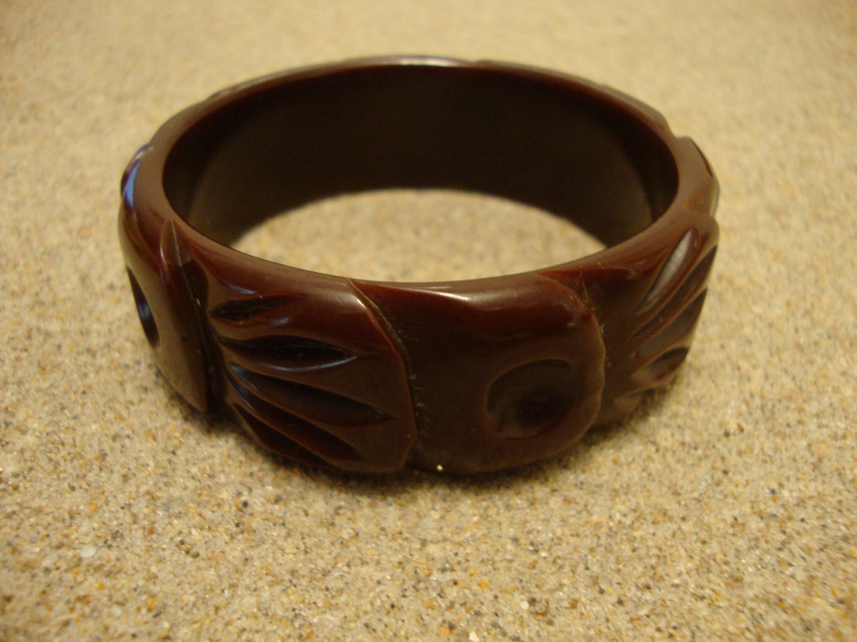 Vintage 7/8" Chocolate Brown Bakelite Bracelet! Abstract Flower & Leaf Carvings!