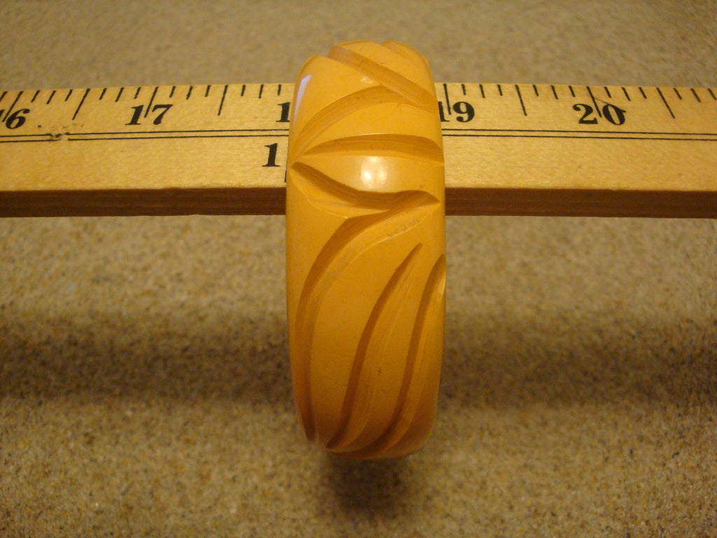 Vintage 7/8" Canary Yellow Bakelite Bracelet! Abstract Flower & Leaf Carvings!