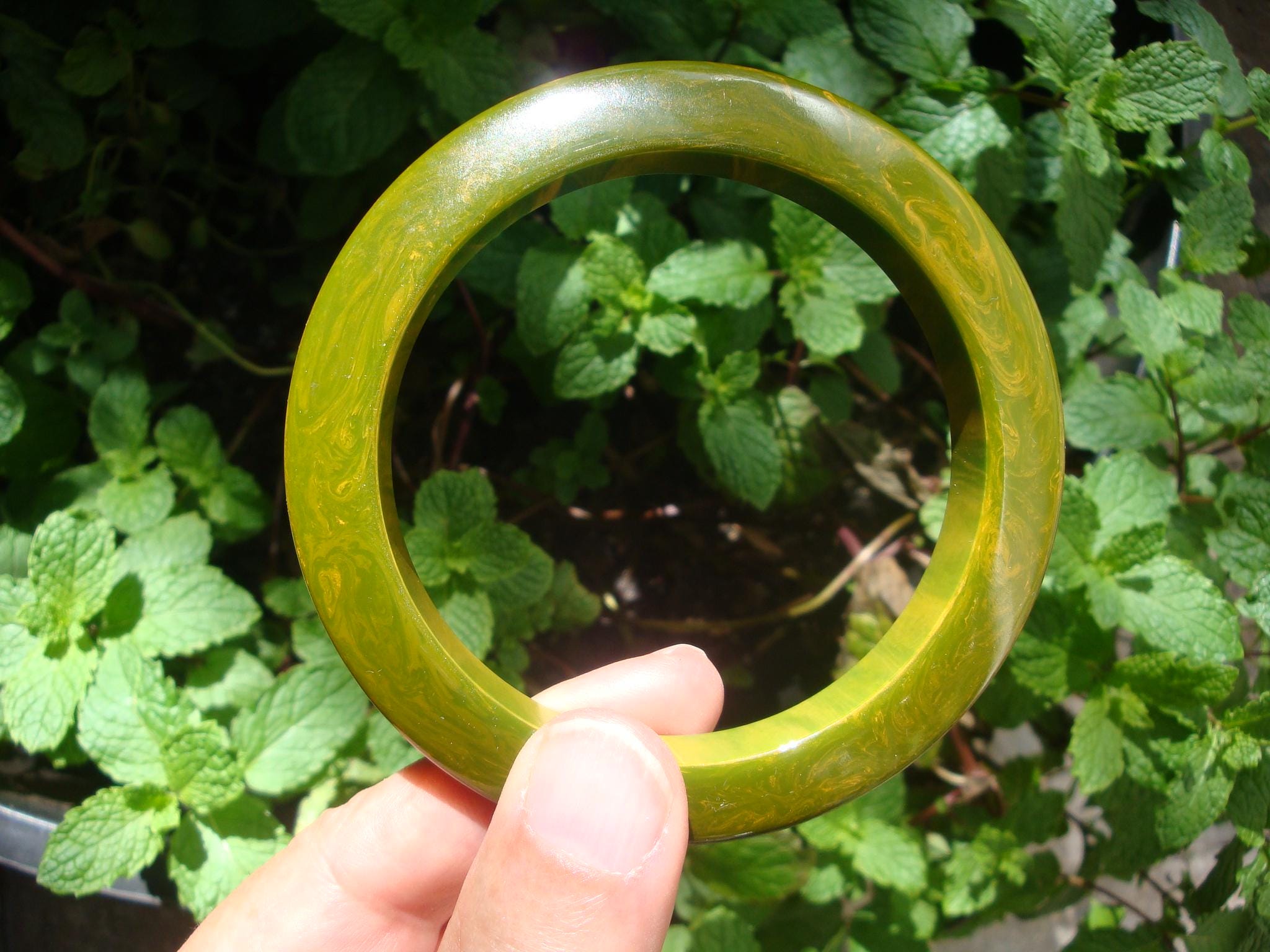 Vintage 1/2" Bakelite Bracelet; Beveled Sides; Marbled Jade Green/Yellow Colors!