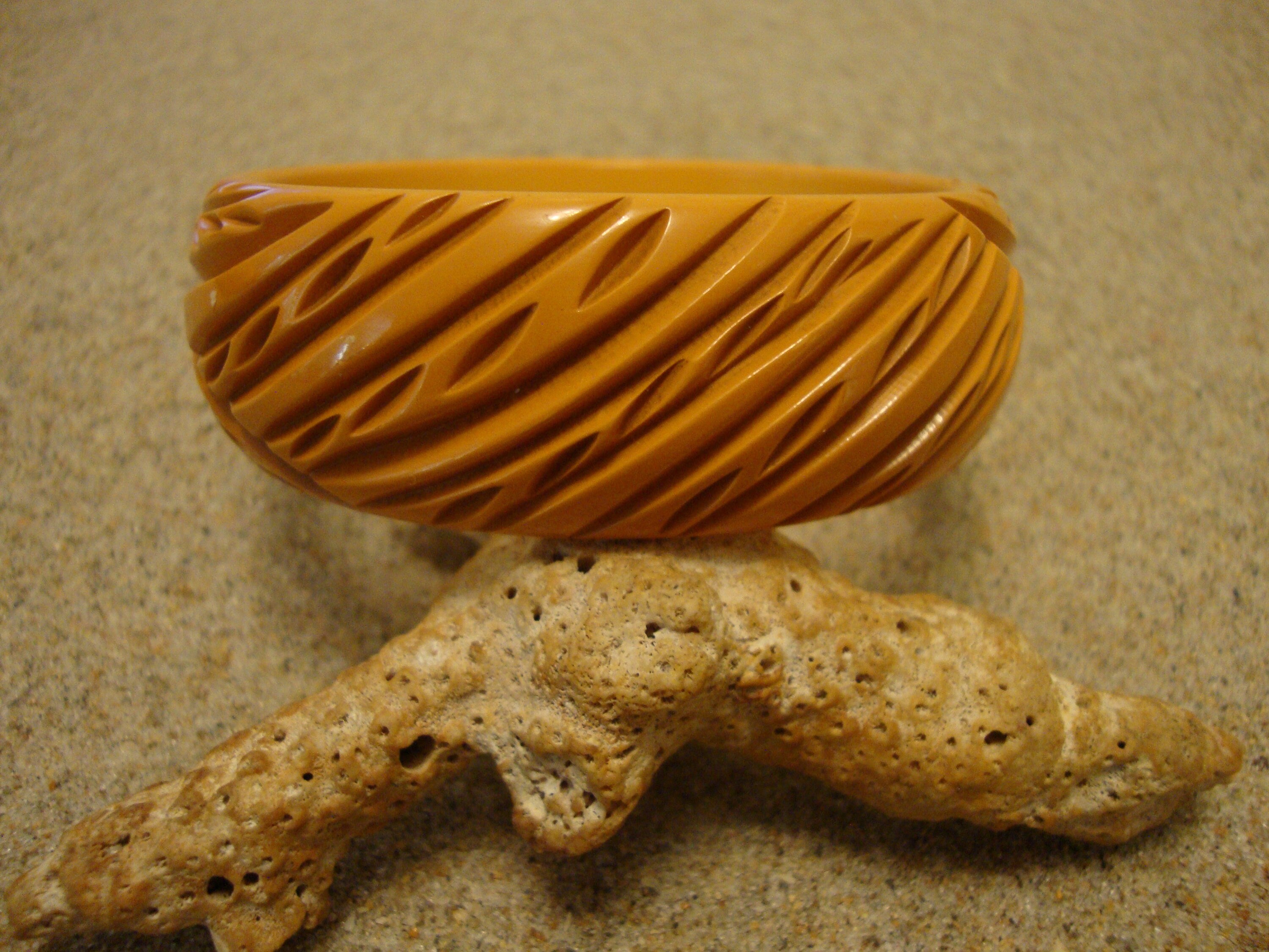 Vintage 1" Goldenrod Bakelite Bracelet! Vine and Leaf w/Diagonal Slash Carvings!