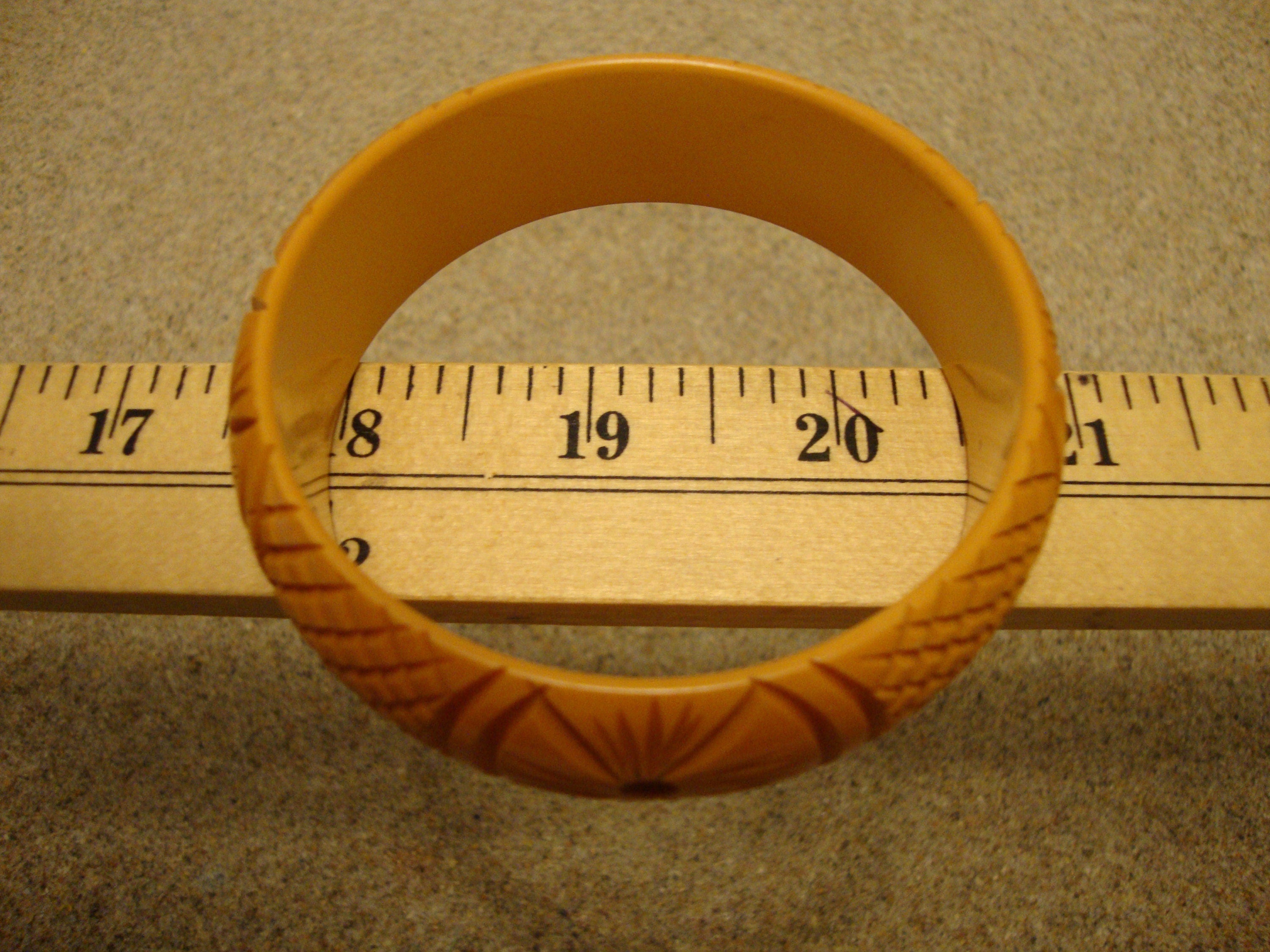 Vintage 7/8" Goldenrod Bakelite Bracelet! Abstract Flower/Crosshatch Carvings!