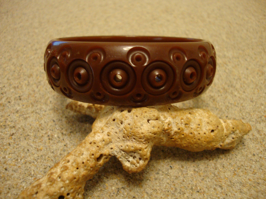 Vintage Chocolate Brown Bakelite Bracelet: Pierced Concentric Carvings