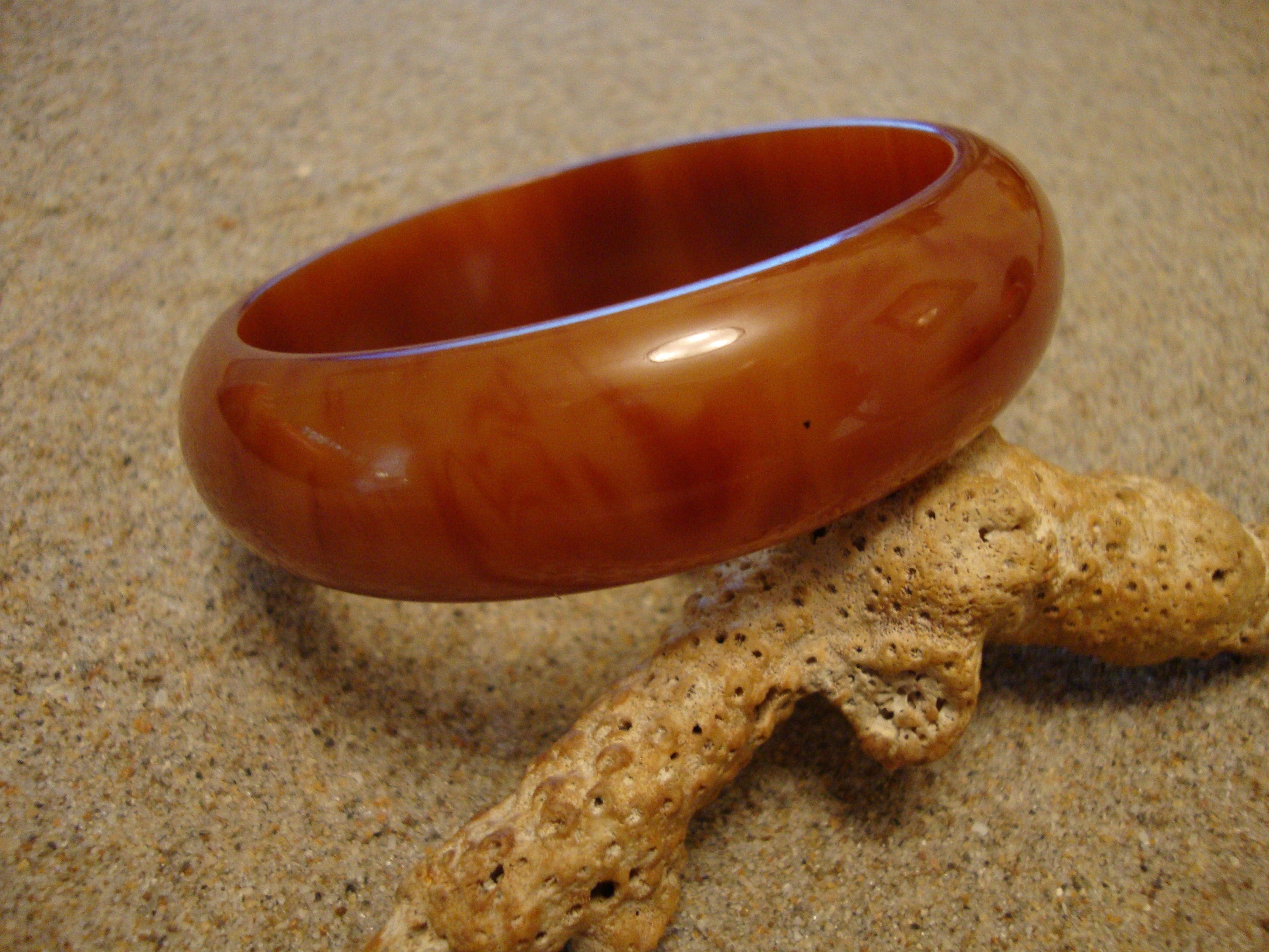 Vintage Marbled Bakelite Bracelet: Cinnamon Butterscotch Colors