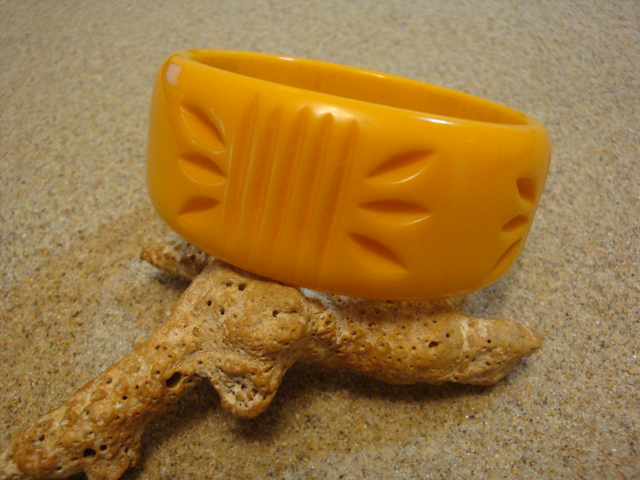 Vintage 1 1/4" Goldenrod Bakelite Bracelet!  Four Abstract Flower Carvings!