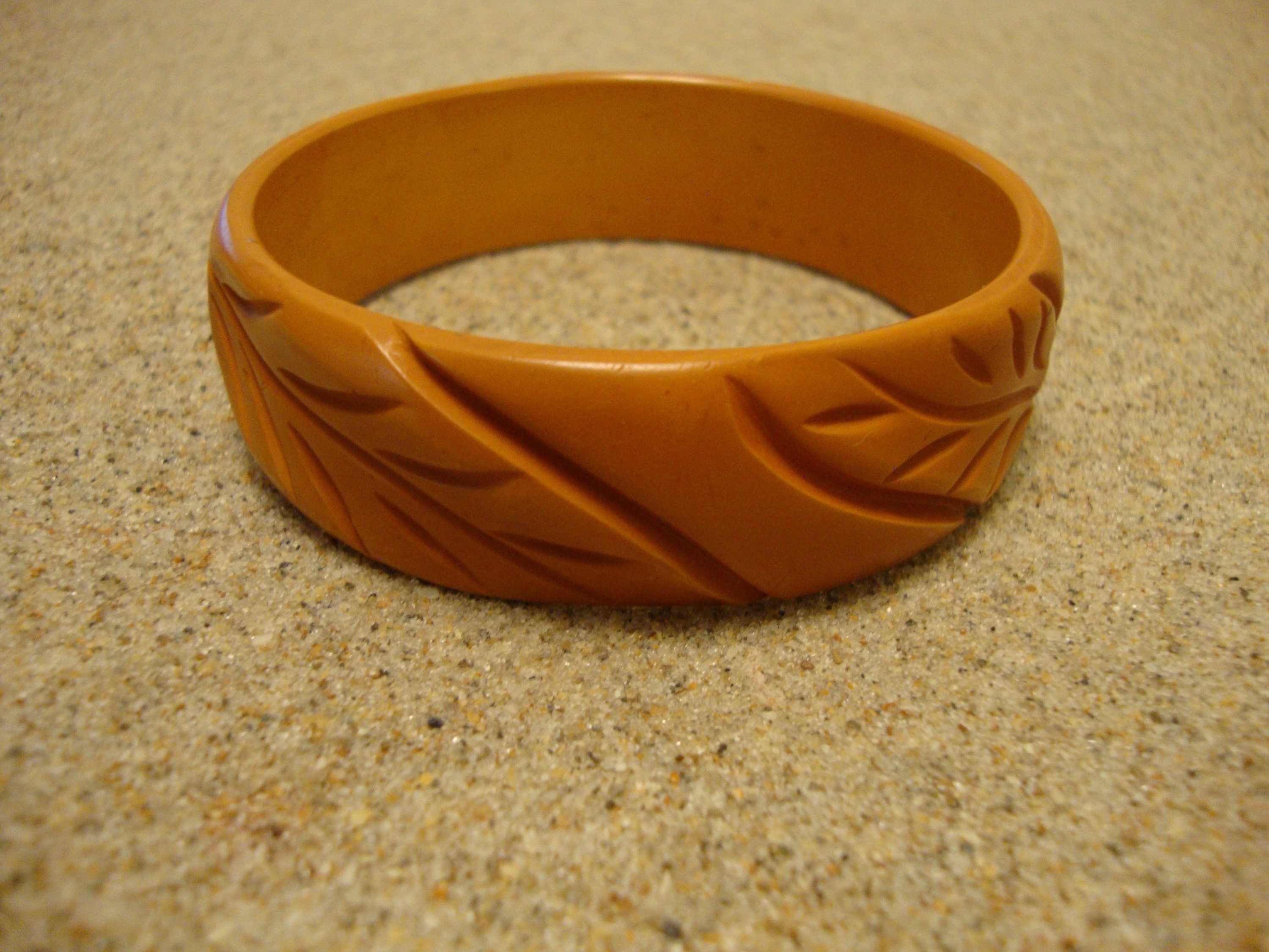 Vintage Burnt Orange Bakelite Bracelet: Carved Flower & Leaf Design