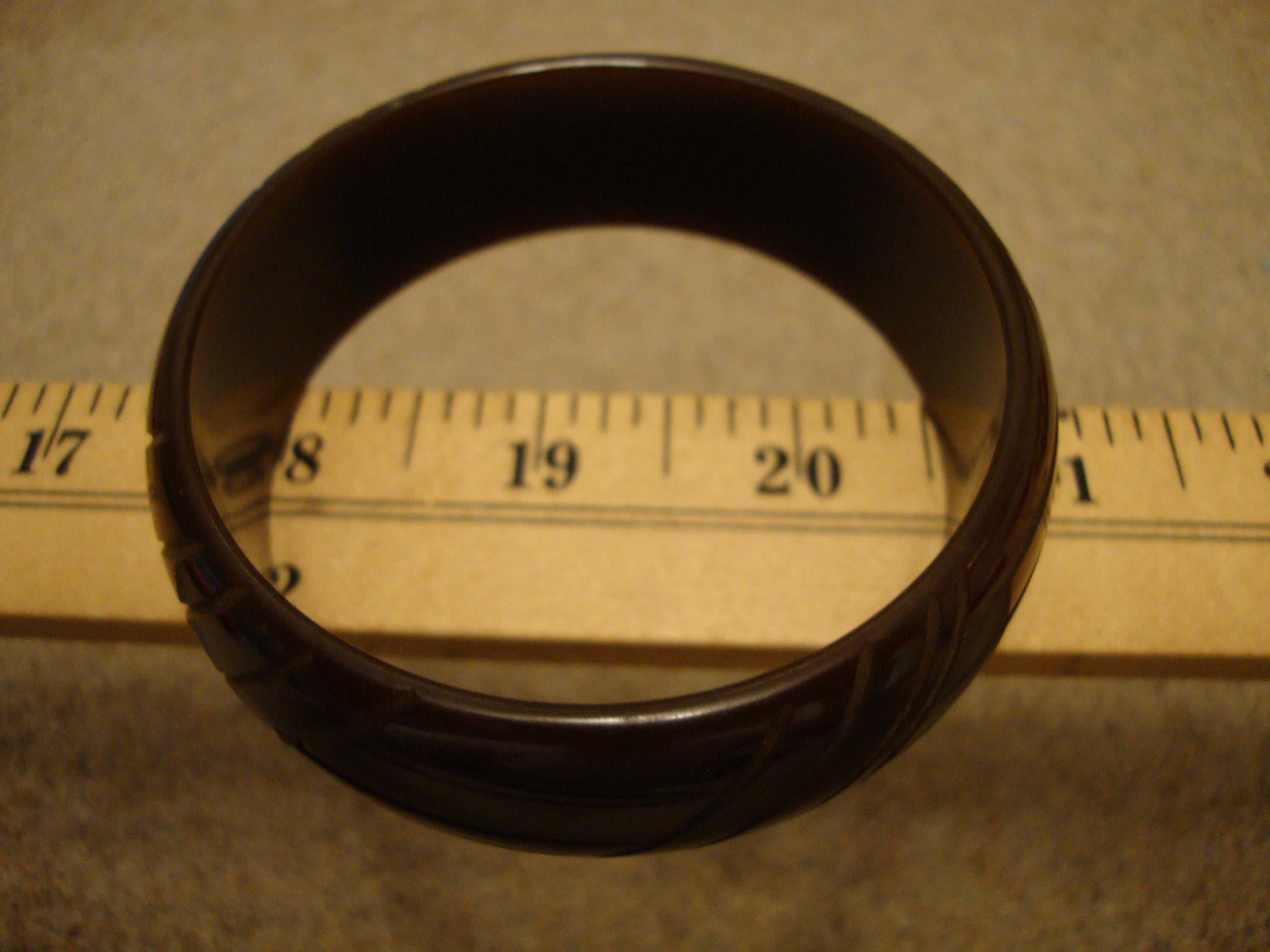 Vintage 7/8" Bakelite Bracelet! Gold to Brown w/ Abstract Geometric Carvings!