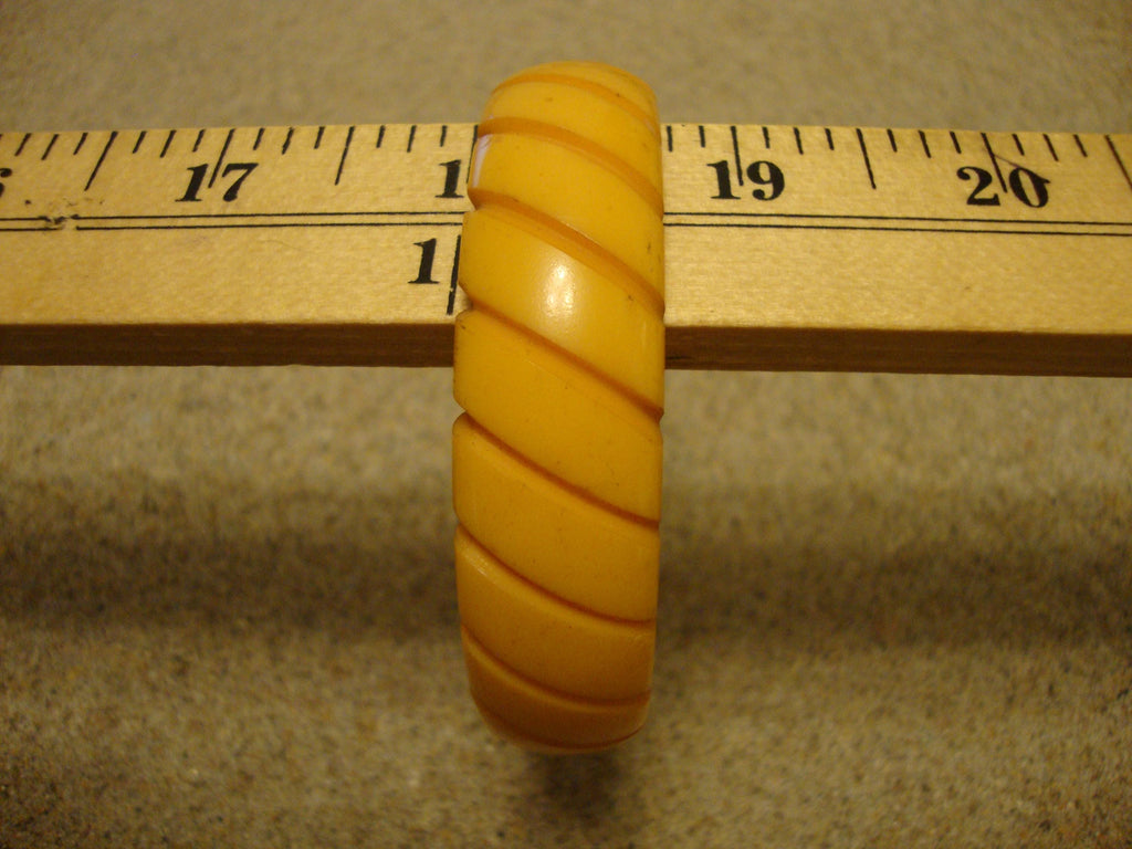 Vintage Goldenrod Bakelite Bracelet: Carved Diagonal Slashes