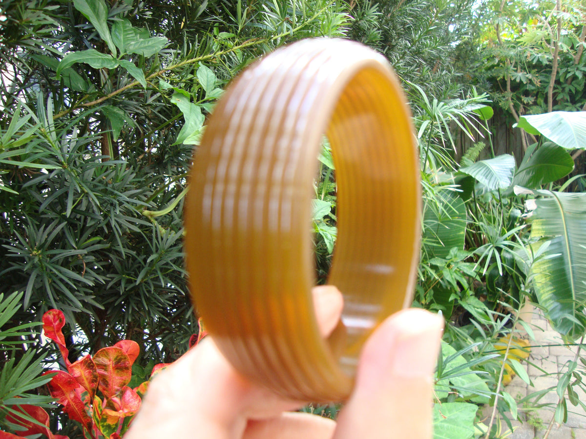 Vintage 1" Bakelite Bracelet! Semi Translucent Sleek Gold to Green Ribbed Design!