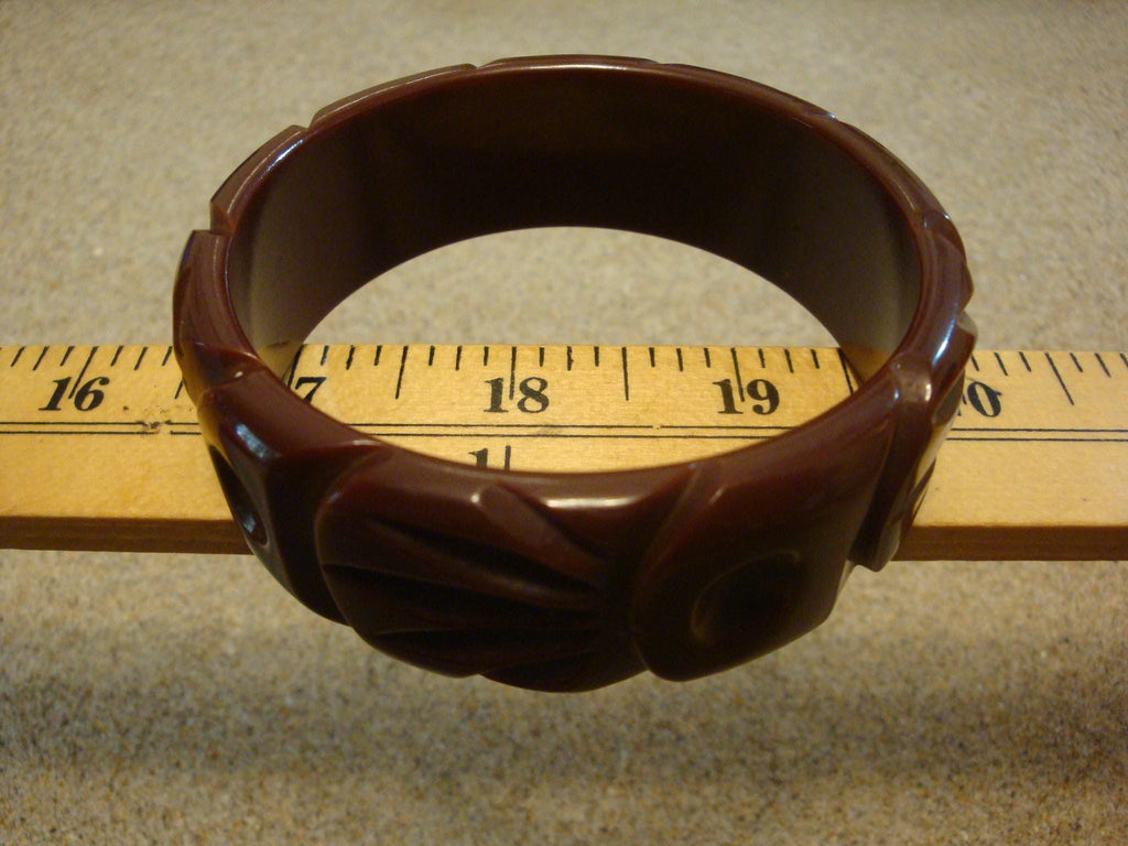 Vintage 7/8" Chocolate Brown Bakelite Bracelet! Unusual Overlapping Flower Carvings!