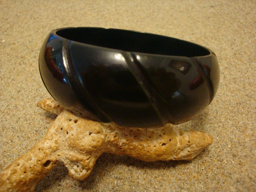 Vintage 1" Midnight Green Bakelite Bracelet! Deep Diagonal Slash Carvings!