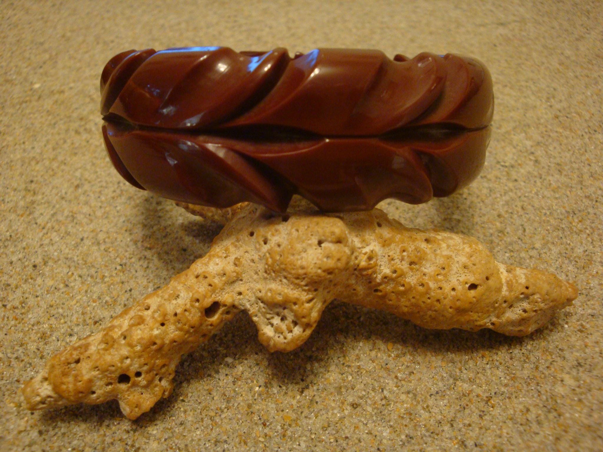 Vintage Milk Chocolate Bakelite Bracelet: Abstract Vine Carvings
