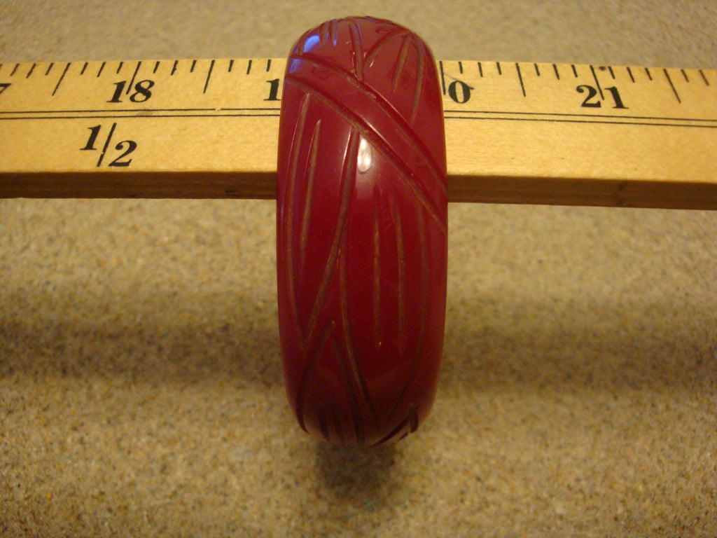 Vintage 7/8" Semi Translucent Ruby Red Bakelite Bracelet! Abstract Leaf Carvings!