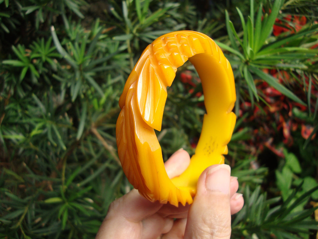 Vintage Yellow Bakelite Bracelet: Carved Flower & Leaf Design