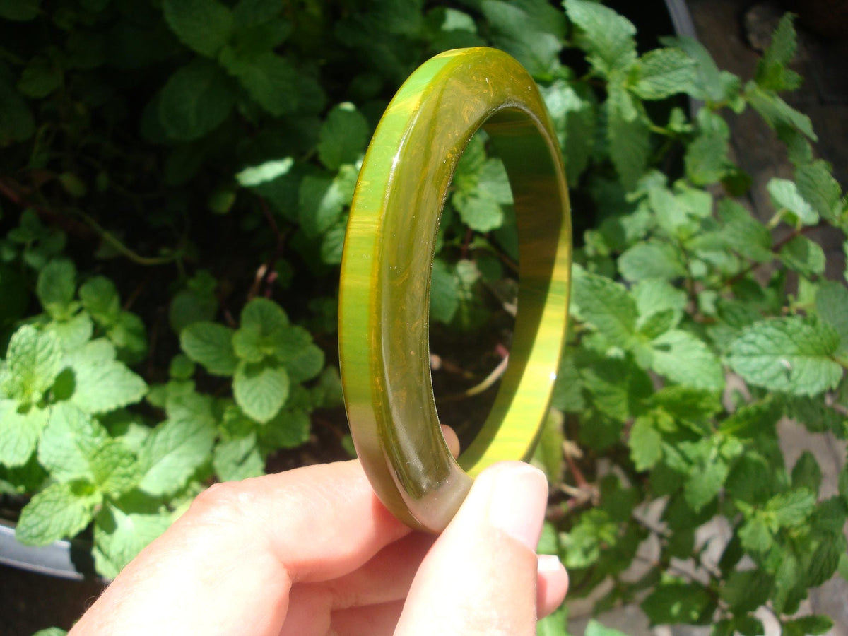 Vintage 1/2" Bakelite Bracelet; Beveled Sides; Marbled Jade Green/Yellow Colors!