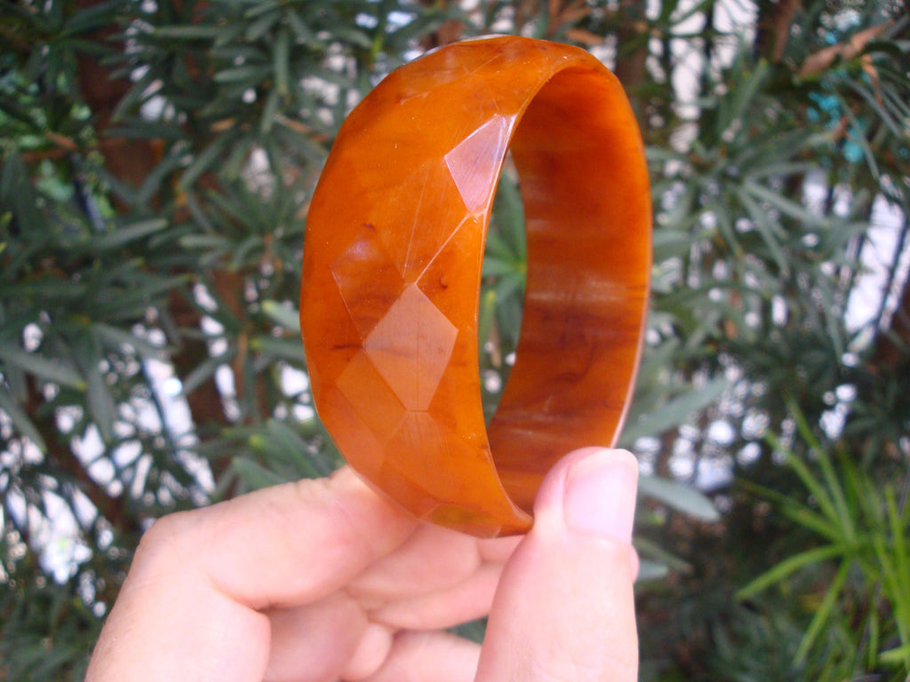 Vintage 1" Burnt Orange & Rust Bakelite Bracelet! Diamond and Triangular Facets!