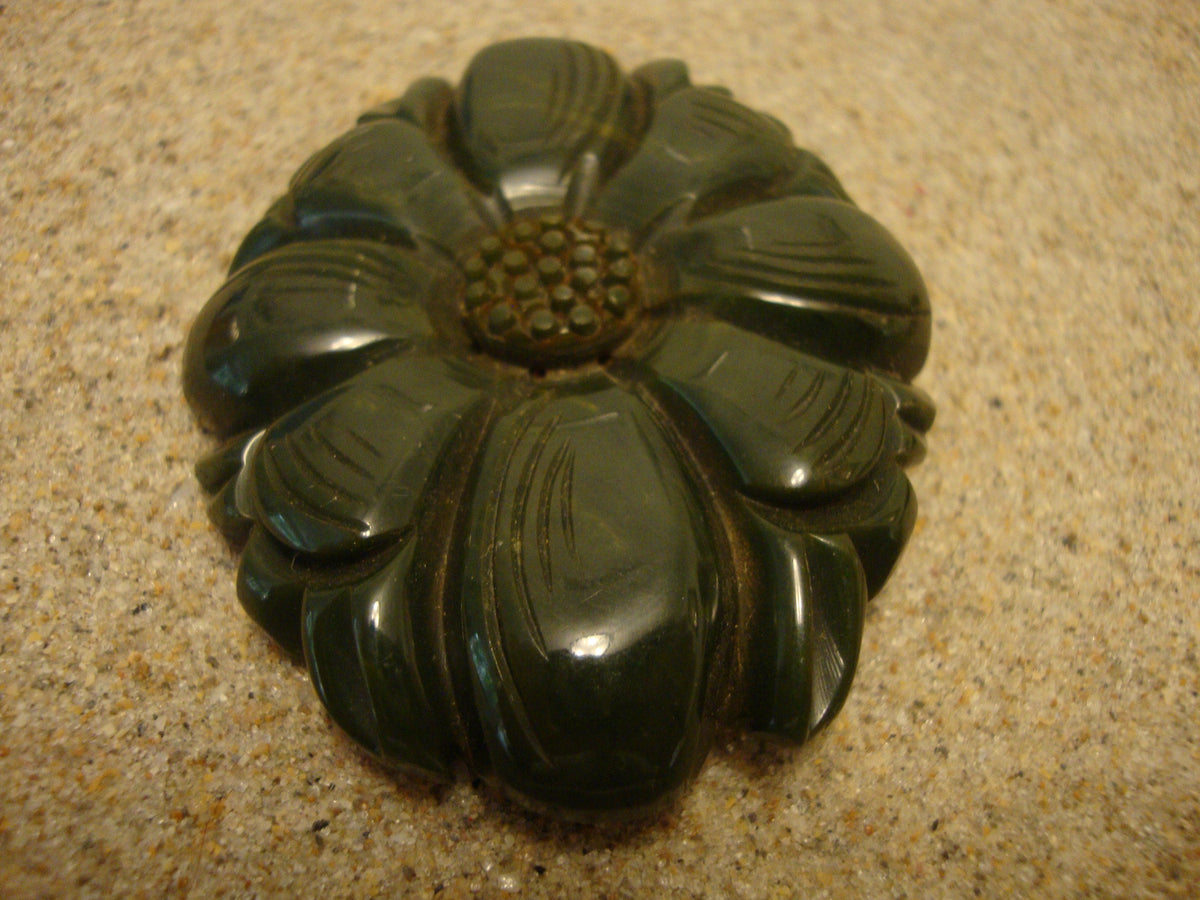 Vintage Marbled Green Bakelite Brooch: Carved Flower & Leaf Design