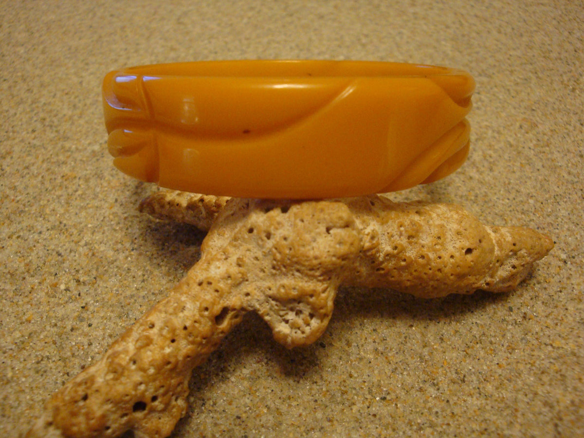 Vintage 3/4" Orange Bakelite Bracelet! Abstract Flower & Leaf Carvings!