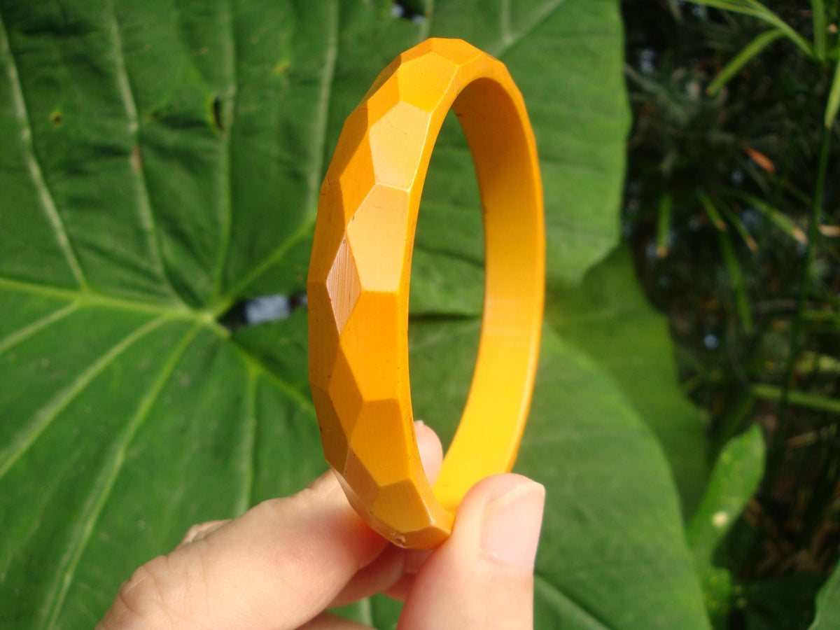 Vintage 1/2" Goldenrod Bakelite Bracelet w/ Diamond & Pentagon Shaped Facets!