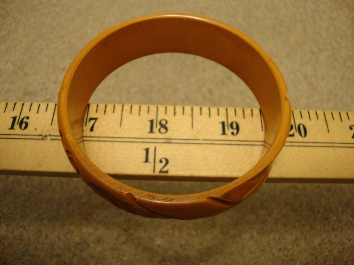 Vintage Burnt Orange Bakelite Bracelet: Carved Flower & Leaf Design