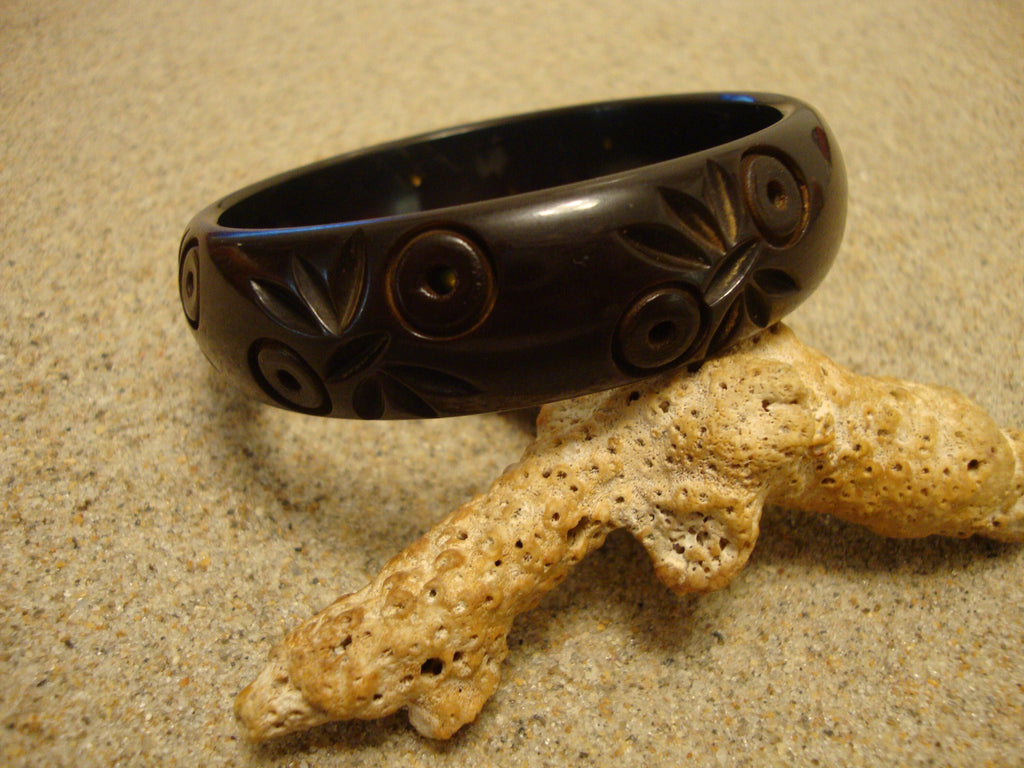 Vintage Midnight Green Bakelite Bracelet: Abstract Floral Carvings