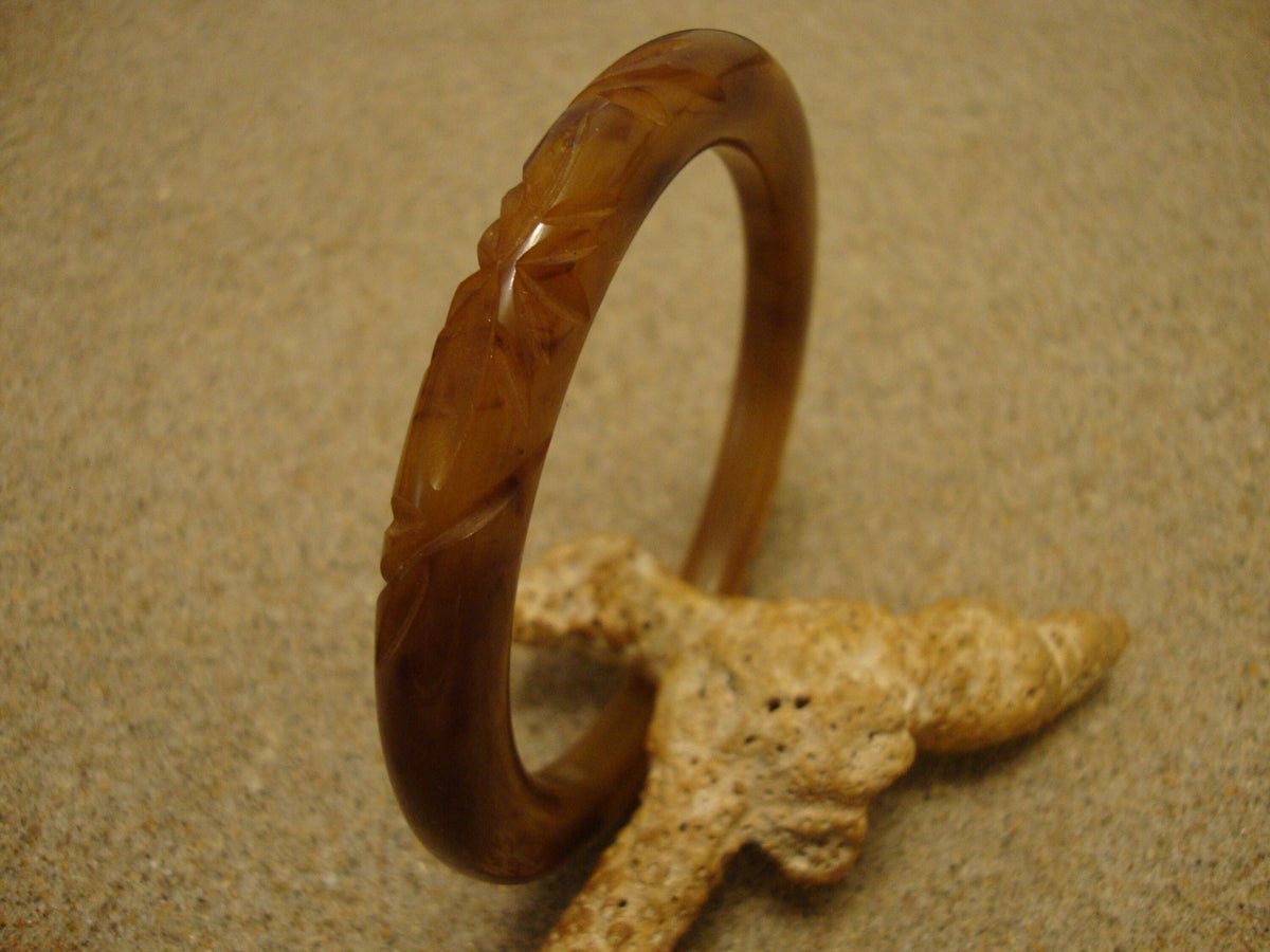 Vintage 1/4" Flat Tube Greenish Brown Bakelite Bracelet! Flower & Leaf Carvings!