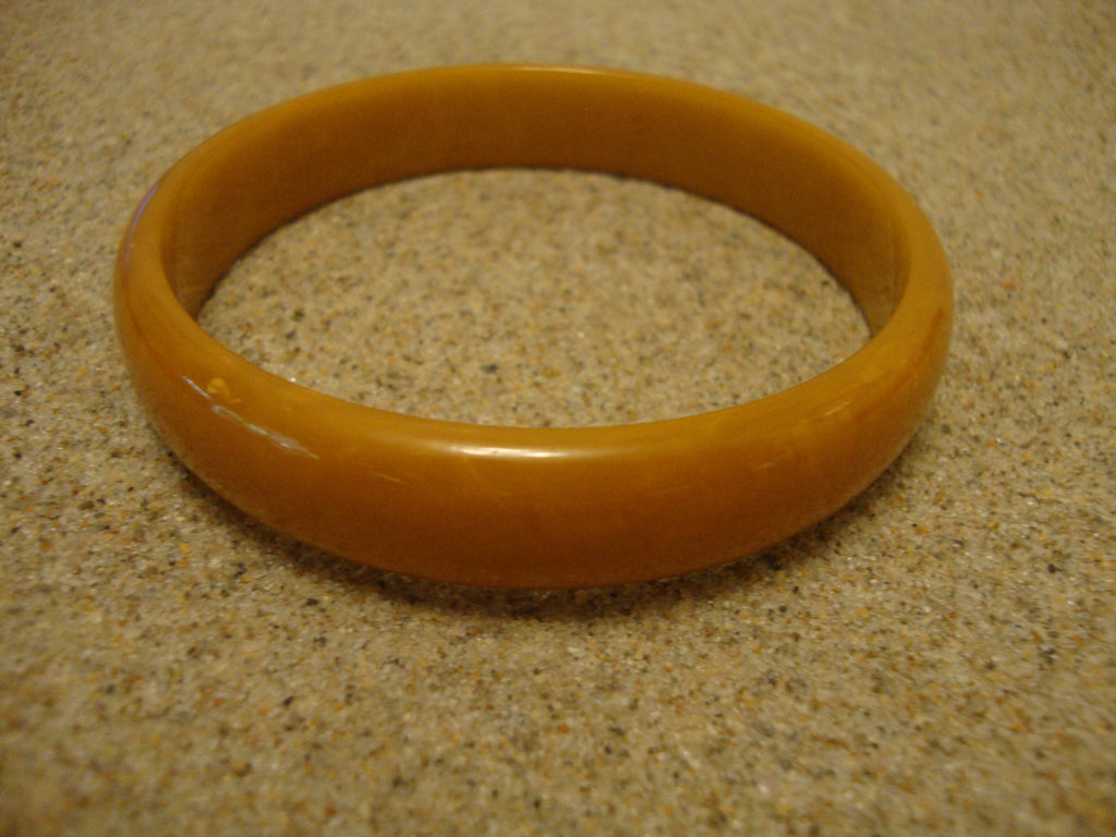 Vintage Butterscotch Bakelite Bracelet: Marbled Cream, 1/2 inch