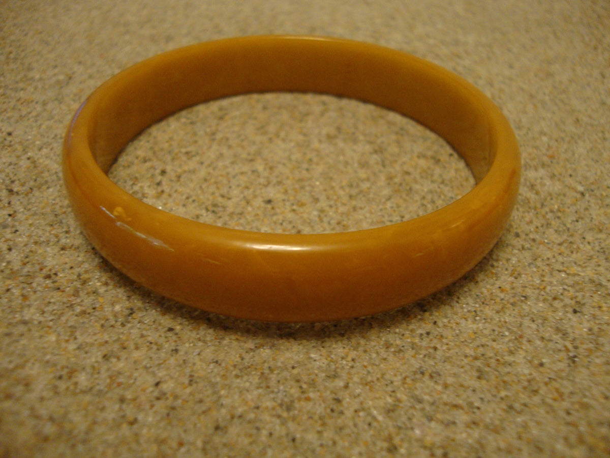 Vintage Butterscotch Bakelite Bracelet: Marbled Cream, 1/2 inch