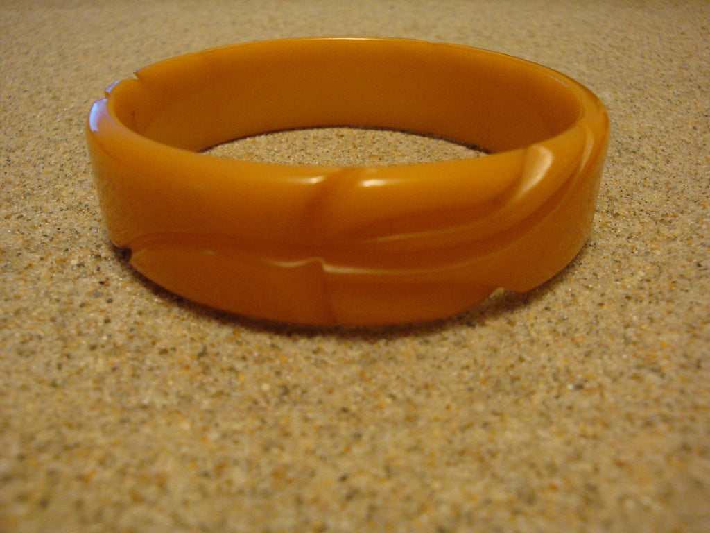 Vintage 3/4" Orange Bakelite Bracelet! Abstract Flower & Leaf Carvings!