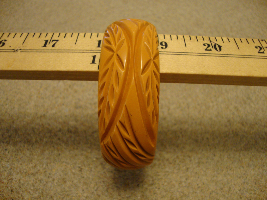 Vintage 1" Goldenrod Bakelite Bracelet! Vine and Leaf w/Diagonal Slash Carvings!