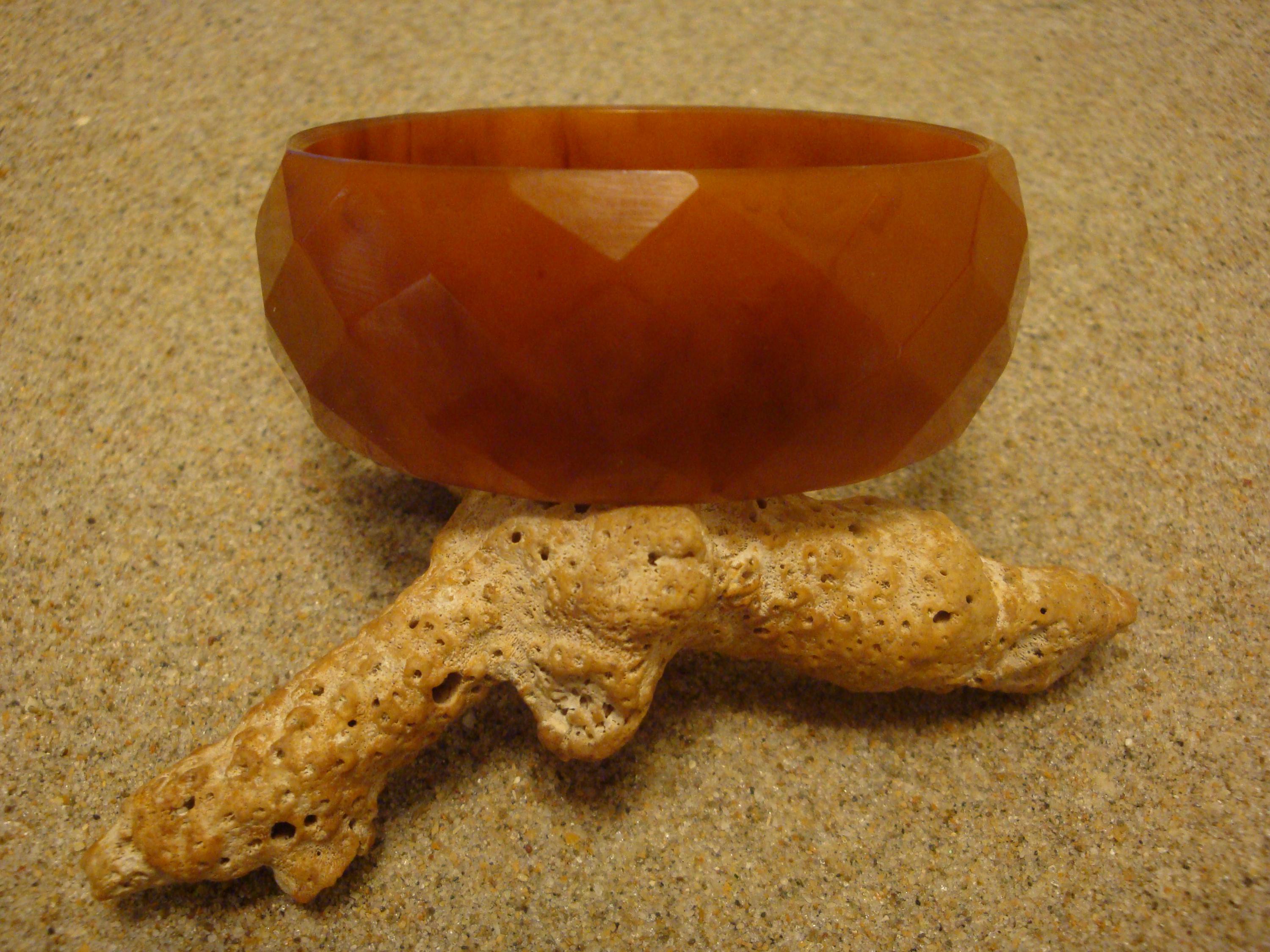 Vintage 1" Burnt Orange & Rust Bakelite Bracelet! Diamond and Triangular Facets!